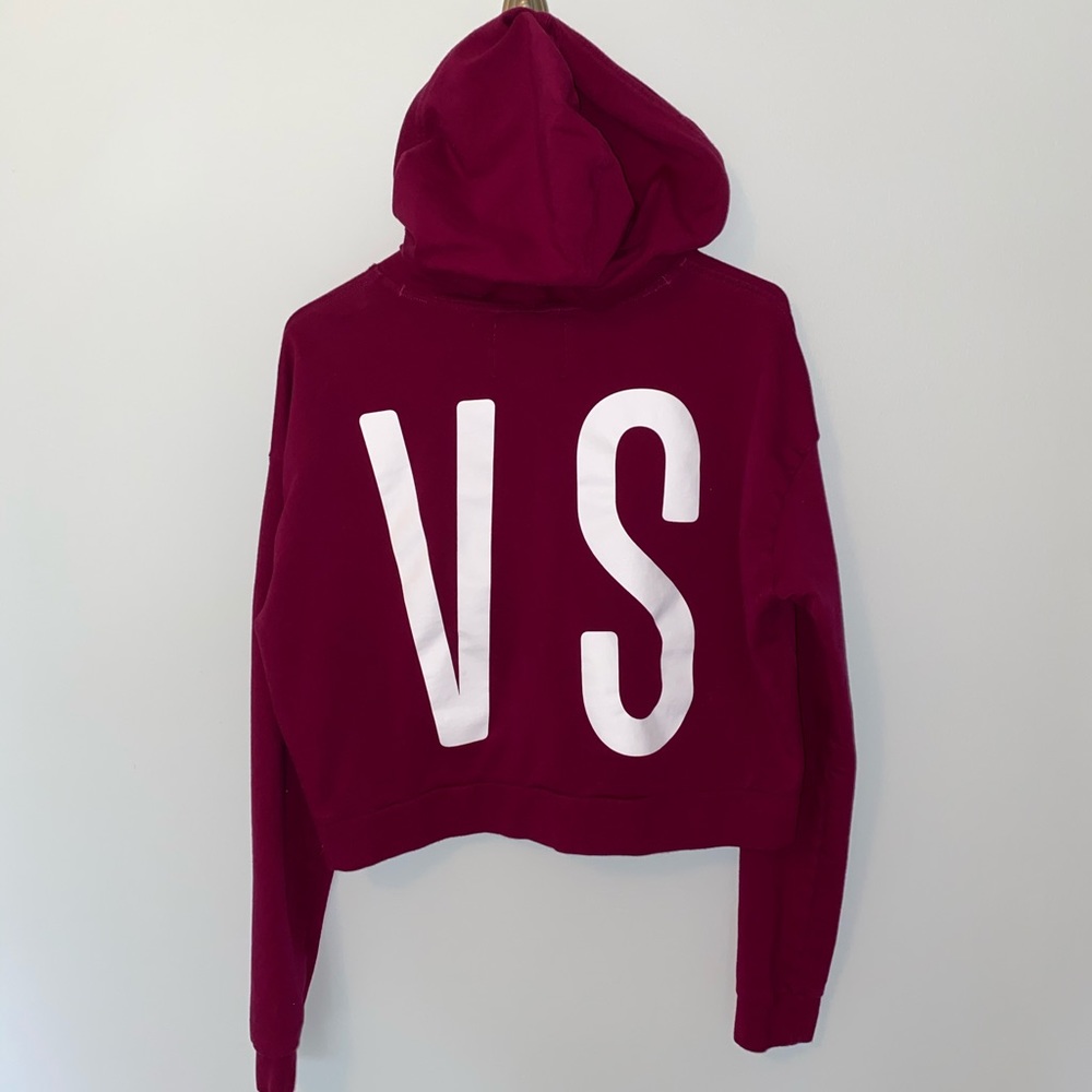 Victoria Sport burgundy crop sweatshirt✨